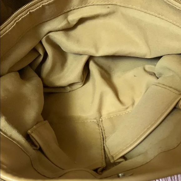 Rosetti Cream Shoulder Bag with Butterfly 🦋 Design - Picture 7 of 10